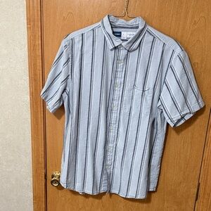 Old Navy Gray Striped Men's Everyday shortsleeved Shirt; Regular fit, Size Large